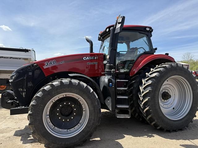Image of Case IH Magnum 340 equipment image 1
