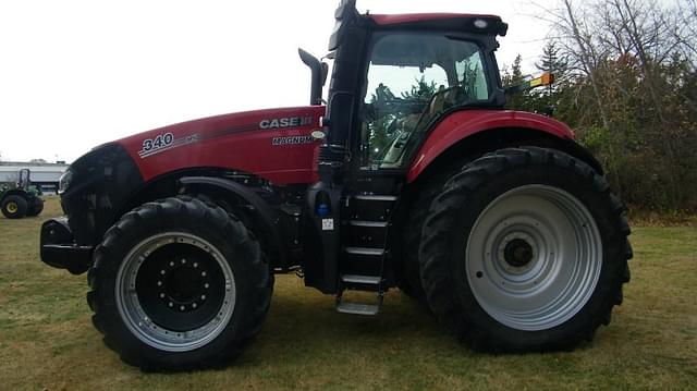 Image of Case IH Magnum 340 equipment image 2