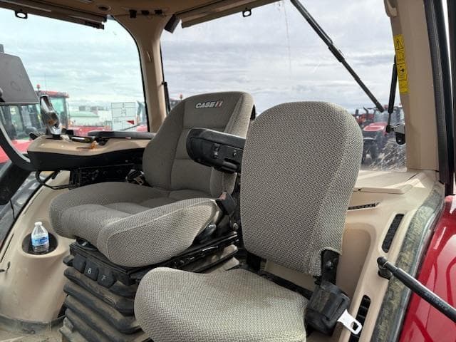 Image of Case IH Magnum 340 Rowtrac equipment image 4