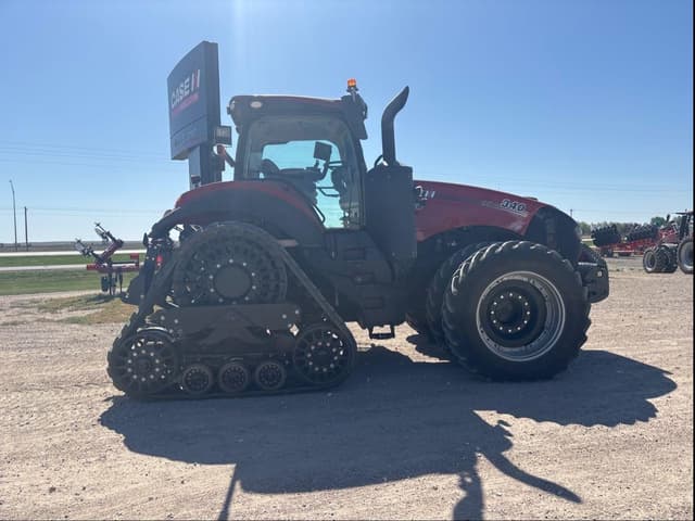 Image of Case IH Magnum 340 Rowtrac equipment image 2