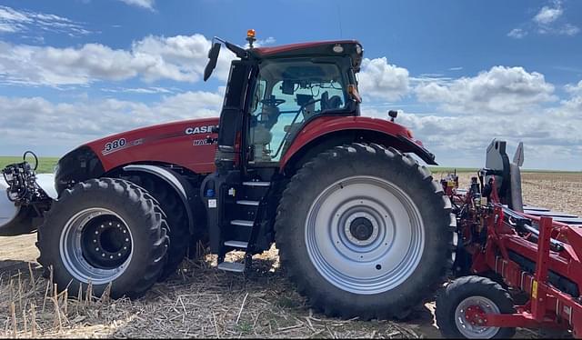 Image of Case IH Magnum 380 equipment image 2