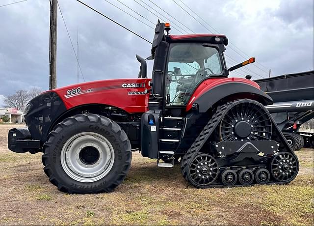 Image of Case IH Magnum 380 RowTrac equipment image 4