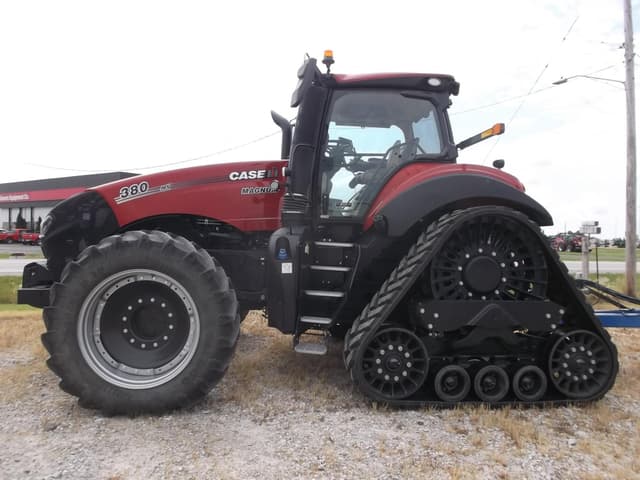 Image of Case IH Magnum 340 Rowtrac equipment image 4