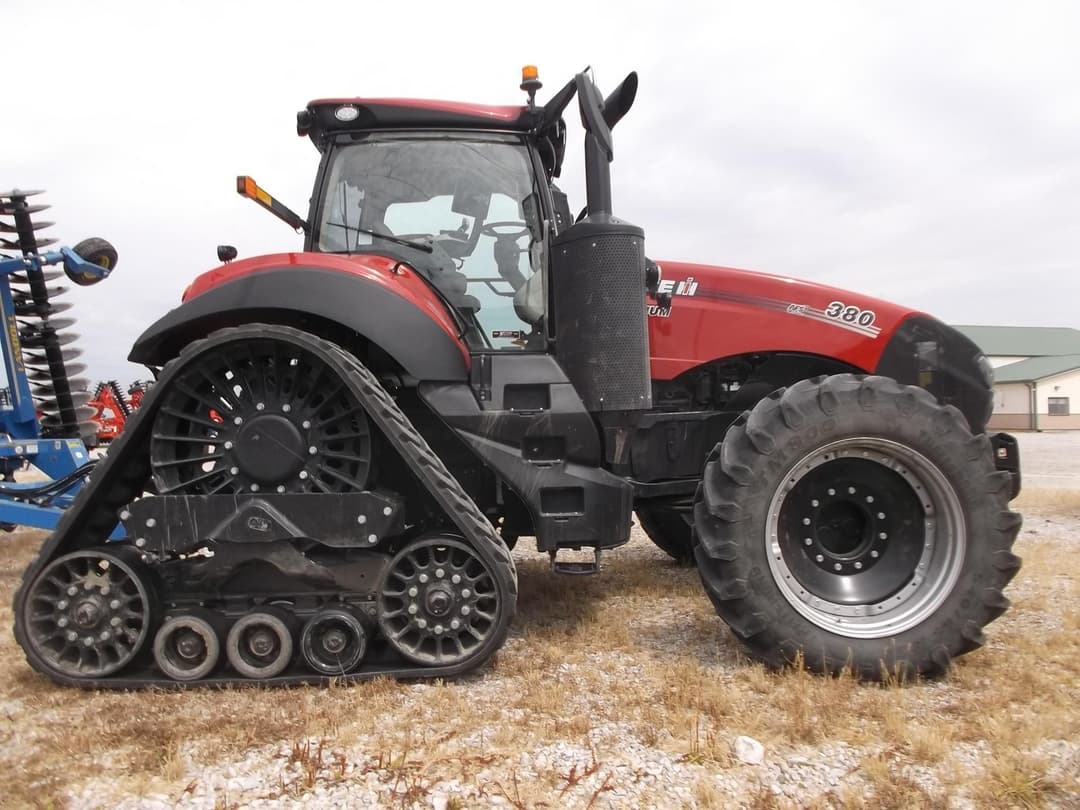 Image of Case IH Magnum 340 Rowtrac Primary image