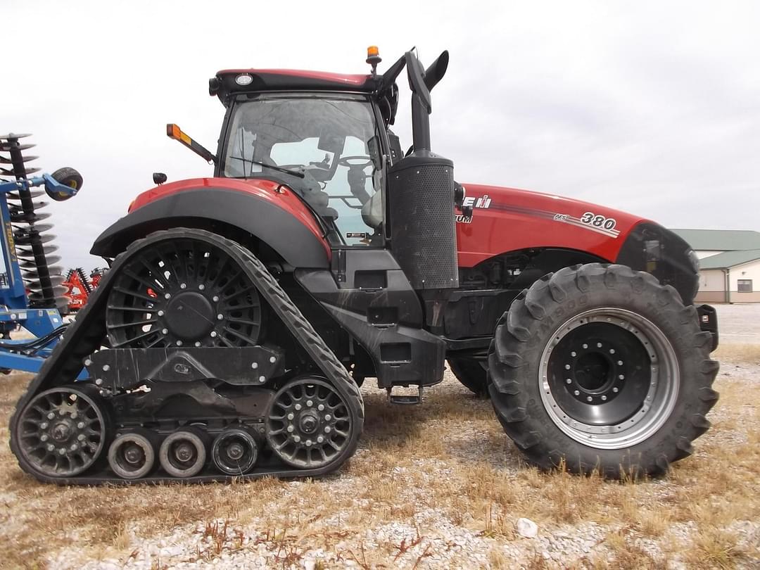 Image of Case IH Magnum 340 Rowtrac Primary image
