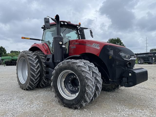 Image of Case IH Magnum 380 equipment image 2