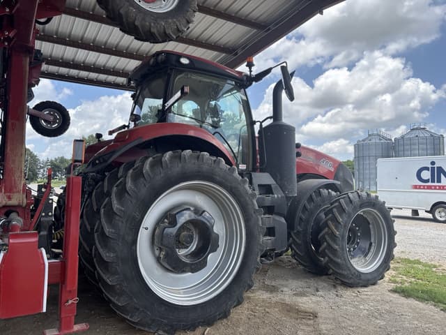 Image of Case IH Magnum 400 equipment image 2