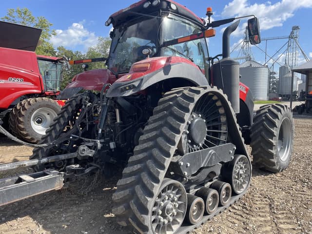 Image of Case IH Magnum 400 Rowtrac equipment image 4