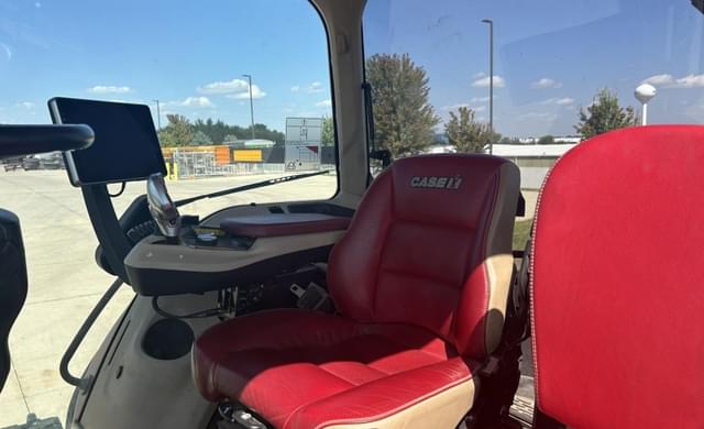 Image of Case IH Magnum 400 Rowtrac equipment image 2