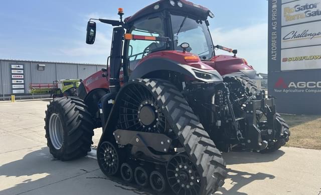 Image of Case IH Magnum 400 Rowtrac equipment image 3