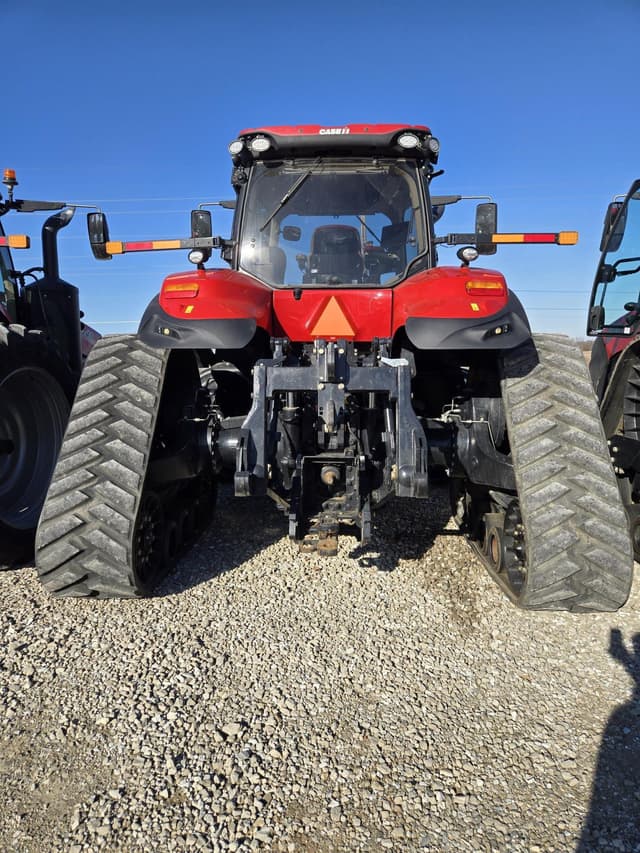 Image of Case IH Magnum 400 Rowtrac equipment image 2