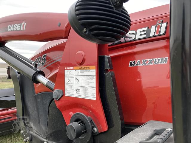 Image of Case IH Maxxum 125 equipment image 4