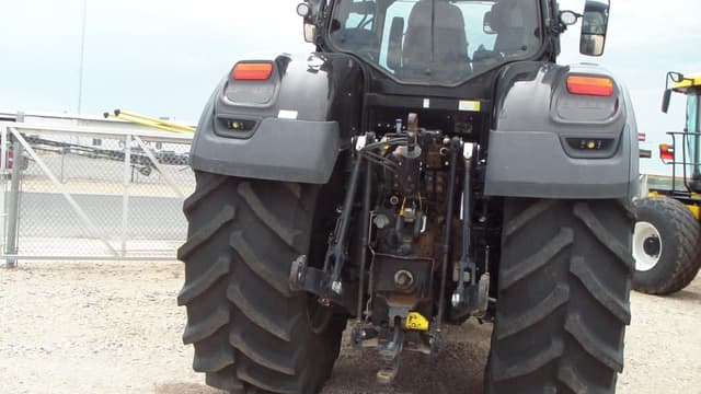 Image of Case IH Optum 300 equipment image 4