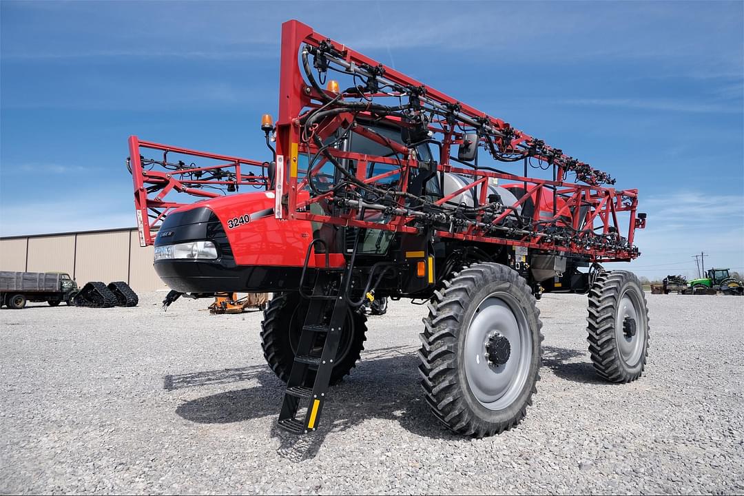 Image of Case IH Patriot 3240 Primary image