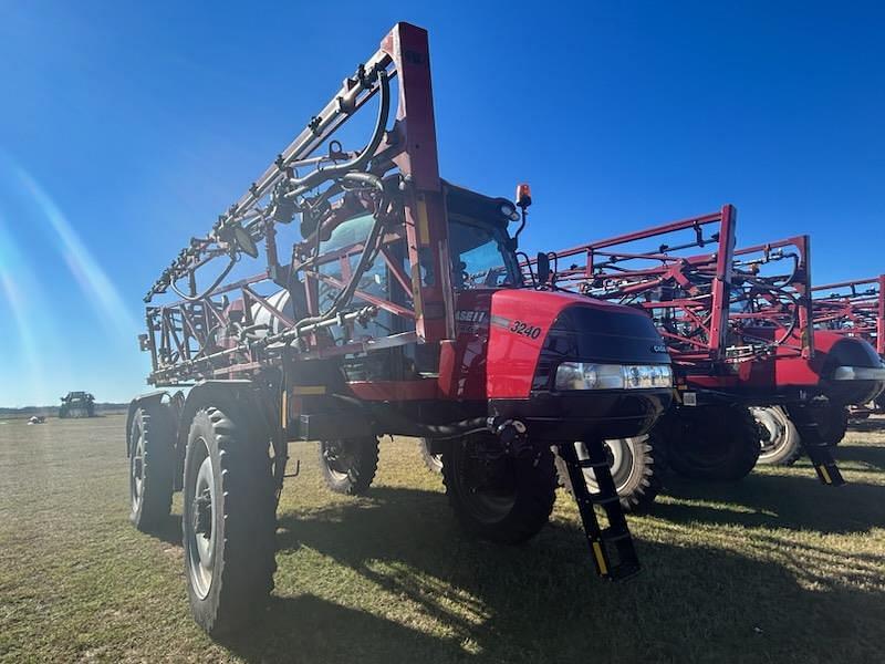Image of Case IH Patriot 3240 Image 1