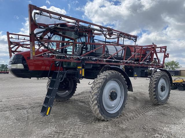 Image of Case IH Patriot 3240 equipment image 3