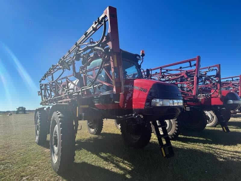 Image of Case IH 3240 Patriot Image 1