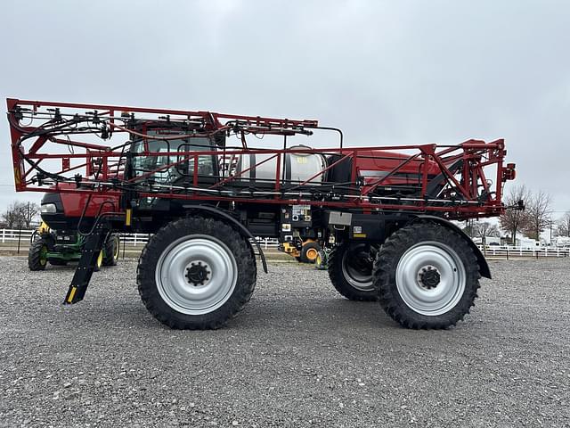 Image of Case IH Patriot 3240 equipment image 1