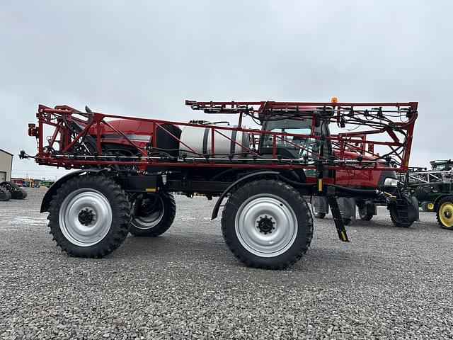 Image of Case IH Patriot 3240 equipment image 3