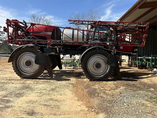 Image of Case IH Patriot 3240 equipment image 2