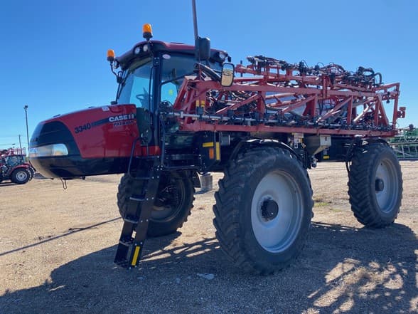 Image of Case IH Patriot 3340 Image 1