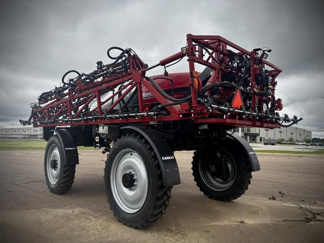 Image of Case IH Patriot 3340 equipment image 2