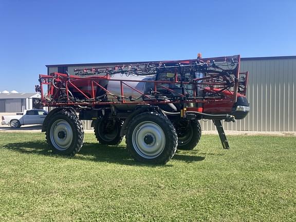 Image of Case IH Patriot 3340 equipment image 4