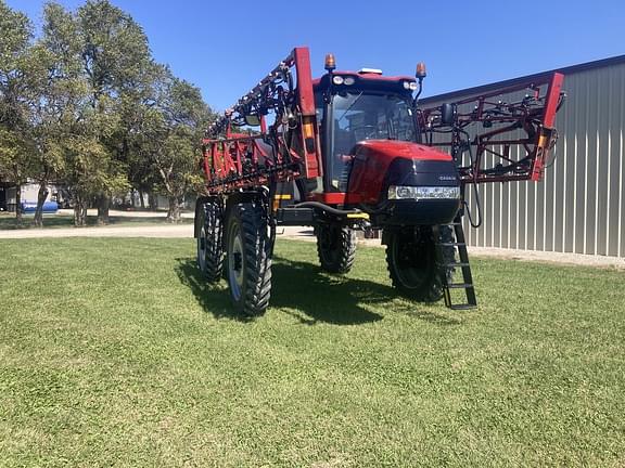 Image of Case IH Patriot 3340 equipment image 3
