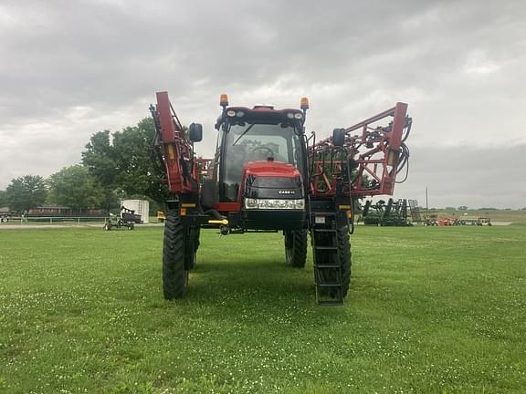 Image of Case IH Patriot 3340 equipment image 1
