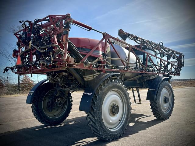 Image of Case IH Patriot 3340 equipment image 4