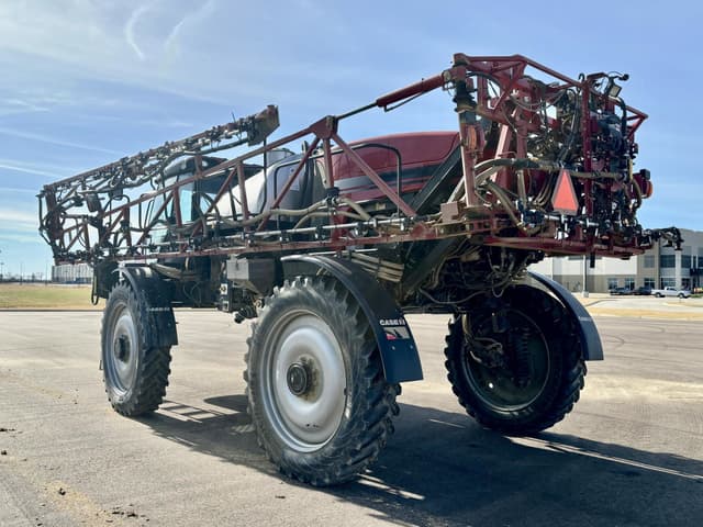 Image of Case IH Patriot 3340 equipment image 2