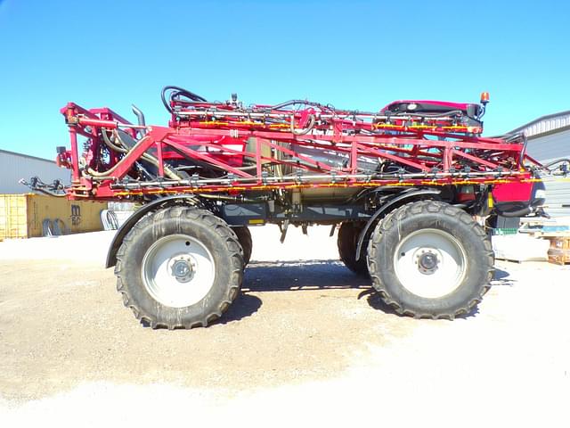 Image of Case IH Patriot 3340 equipment image 2