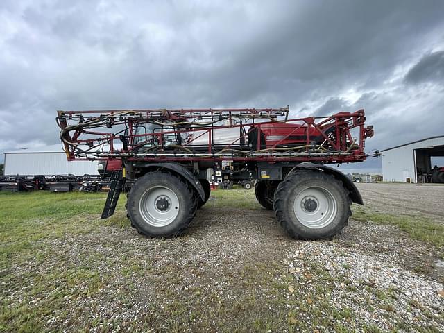 Image of Case IH Patriot 3340 equipment image 2