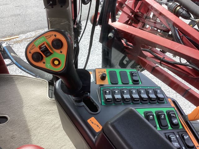 Image of Case IH Patriot 4440 equipment image 2