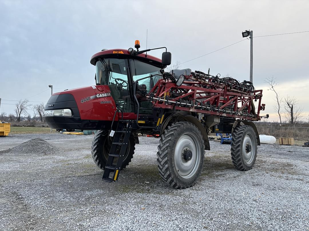 Image of Case IH Patriot 4440 Image 1