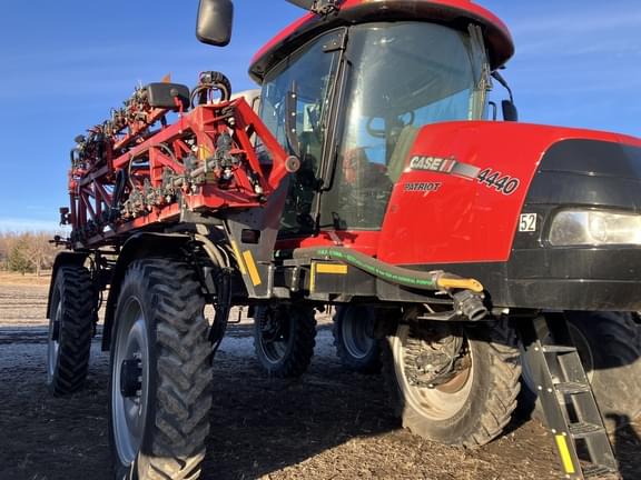 Image of Case IH Patriot 4440 equipment image 1