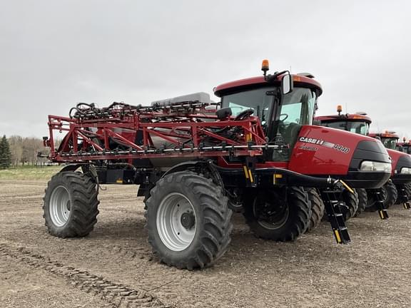 Image of Case IH Patriot 4440 equipment image 2