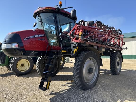 Image of Case IH Patriot 4440 equipment image 4