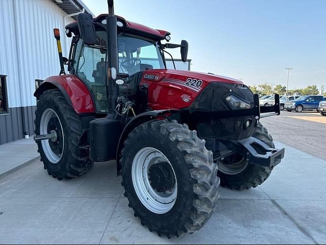 Image of Case IH Puma 220 equipment image 3