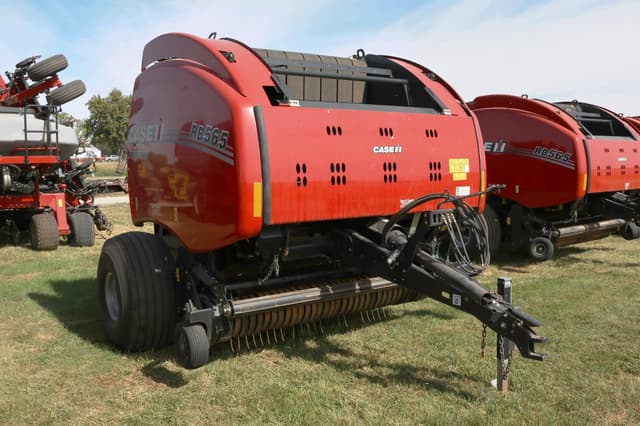 Image of Case IH RB565 Premium HD equipment image 4