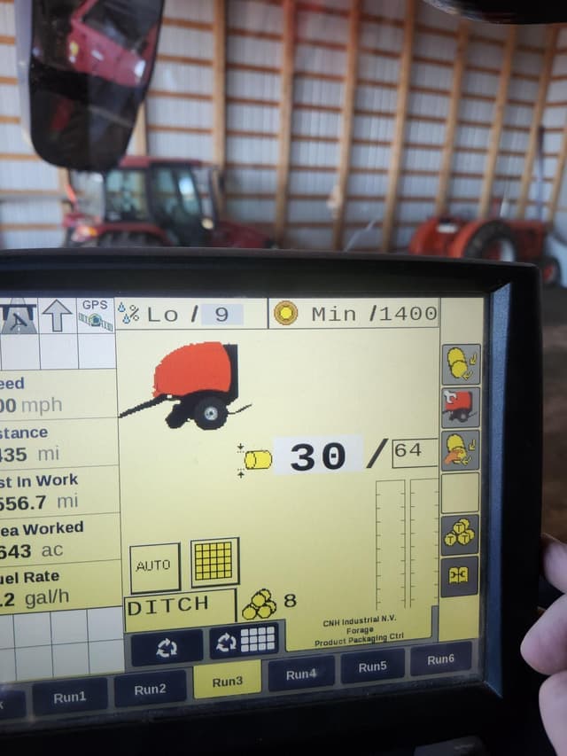 Image of Case IH RB565 equipment image 4