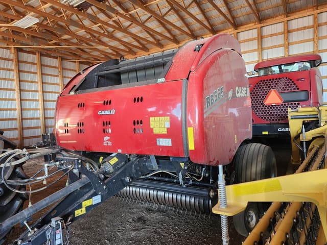 Image of Case IH RB565 equipment image 2