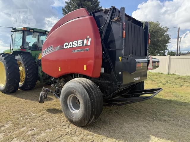 Image of Case IH RB565 equipment image 3