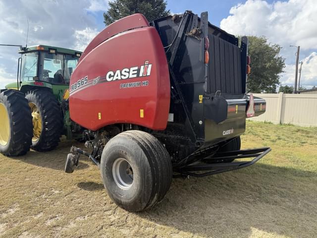 Image of Case IH RB565 equipment image 3