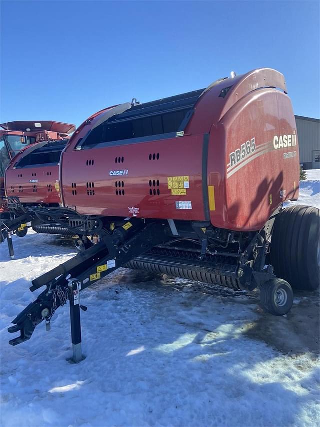 Image of Case IH RB565 equipment image 1