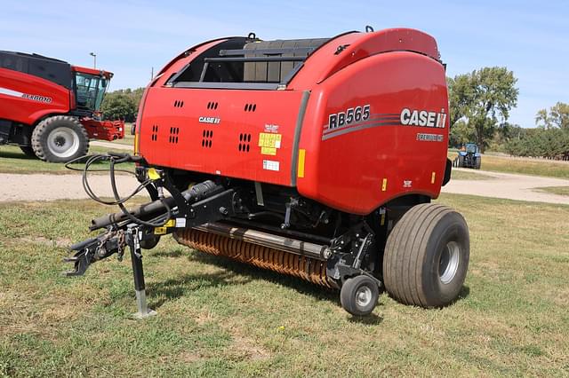 Image of Case IH RB565 equipment image 1