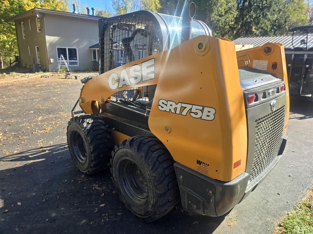 2021 Case SR175B Equipment Image0