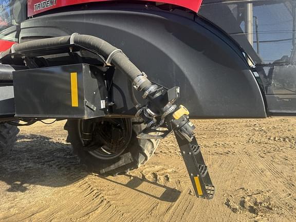 Image of Case IH 5550 Trident equipment image 2