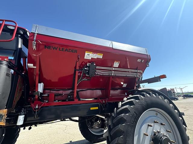 Image of Case IH 5550 Trident equipment image 3
