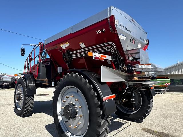 Image of Case IH 5550 Trident equipment image 2